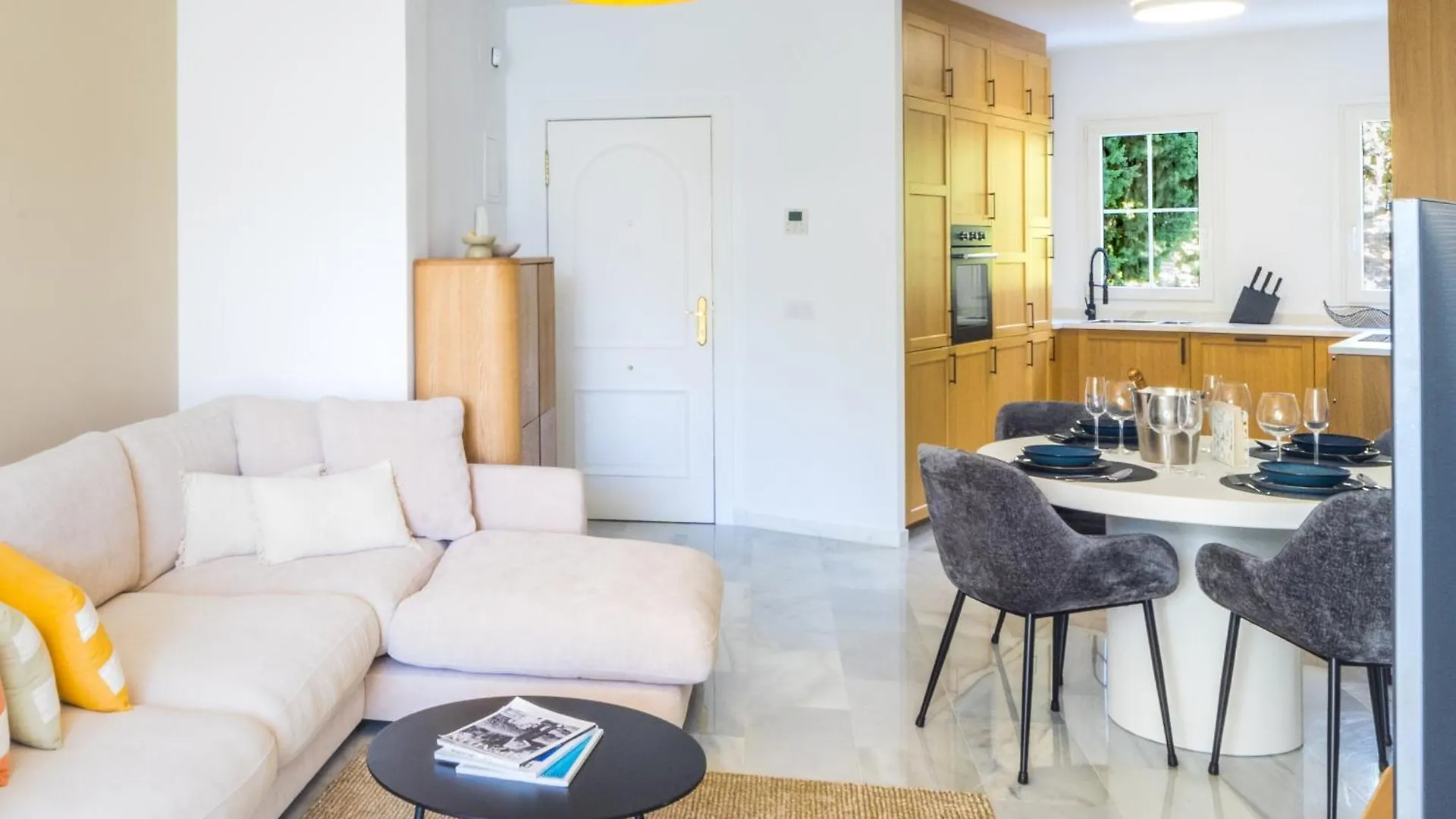 Marbella Real - Newly Reformed Apartment