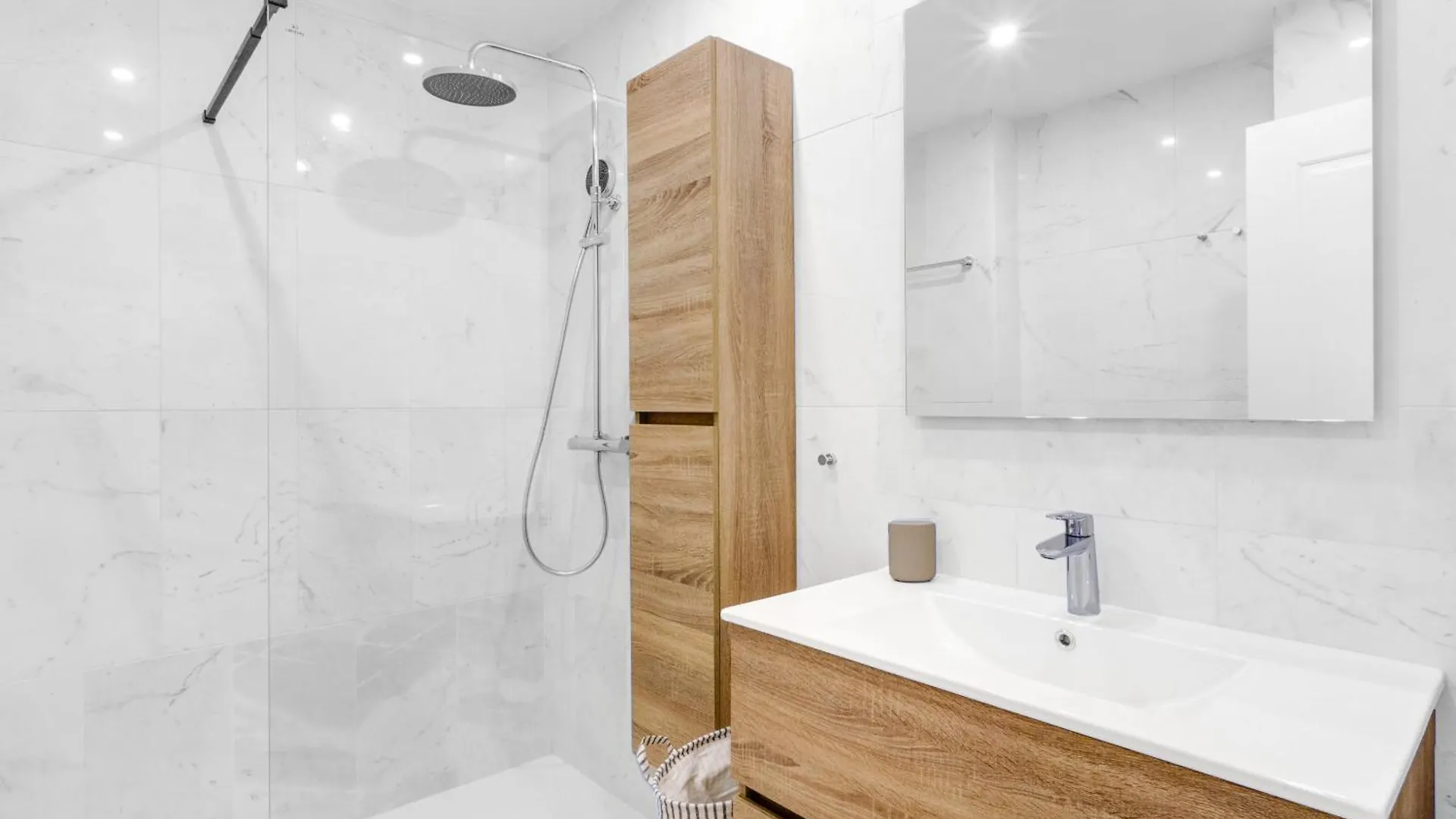 Marbella Real - Newly Reformed Apartment
