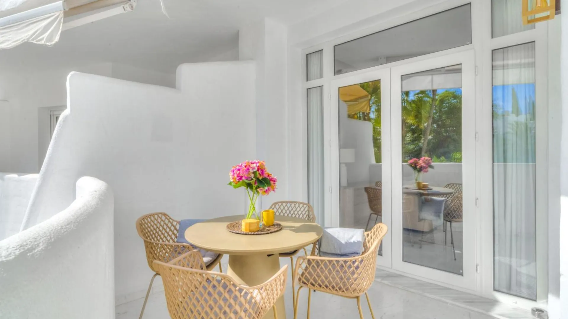 Marbella Real - Newly Reformed Apartment
