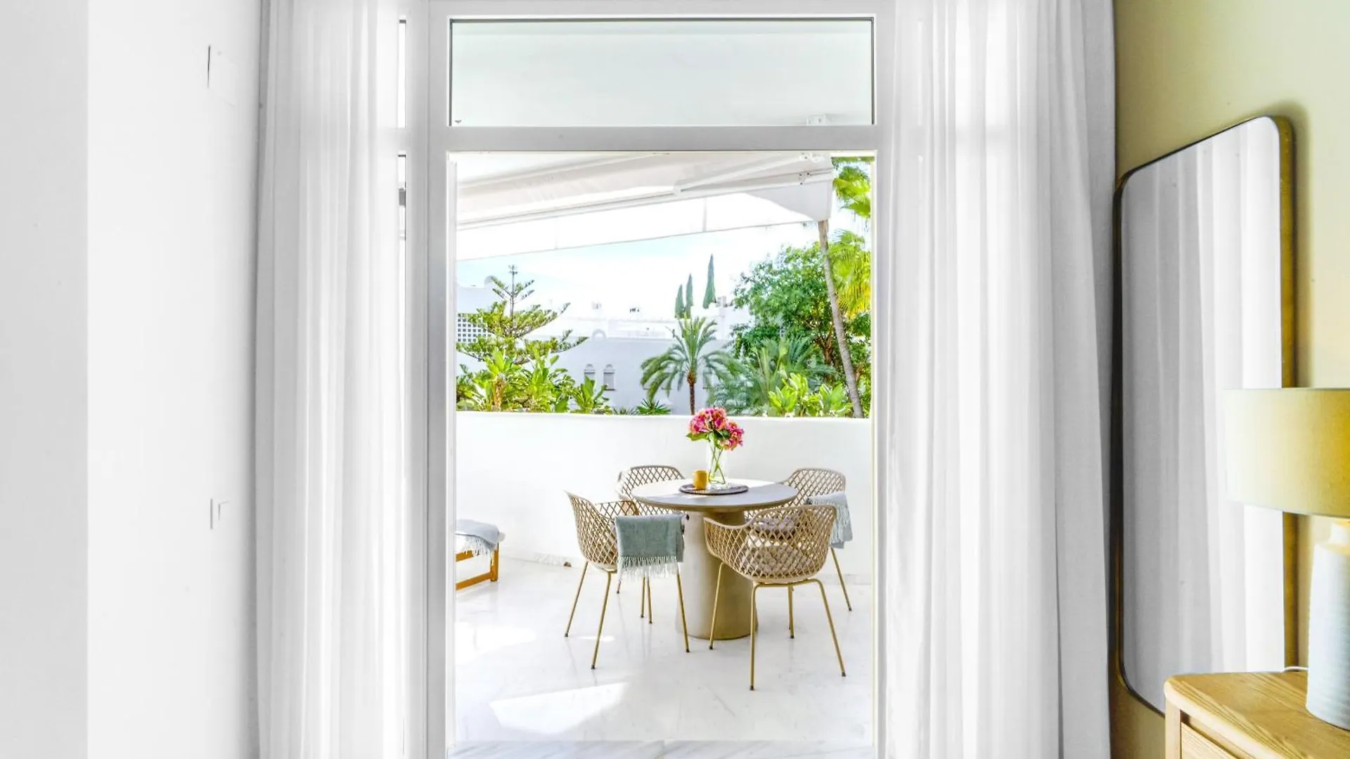 Marbella Real - Newly Reformed Apartment