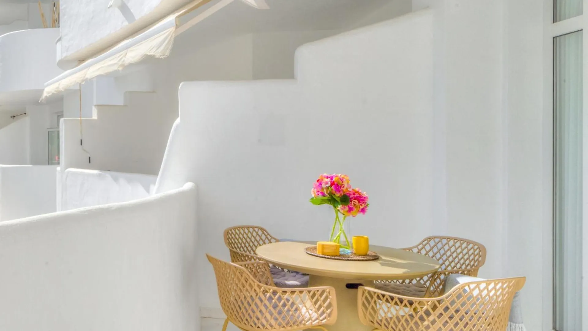 Marbella Real - Newly Reformed Apartment Spain