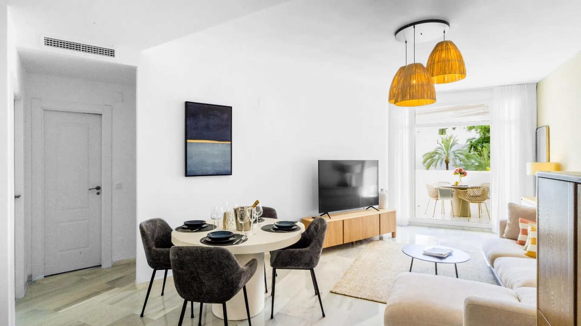 Marbella Real - Newly Reformed Apartment