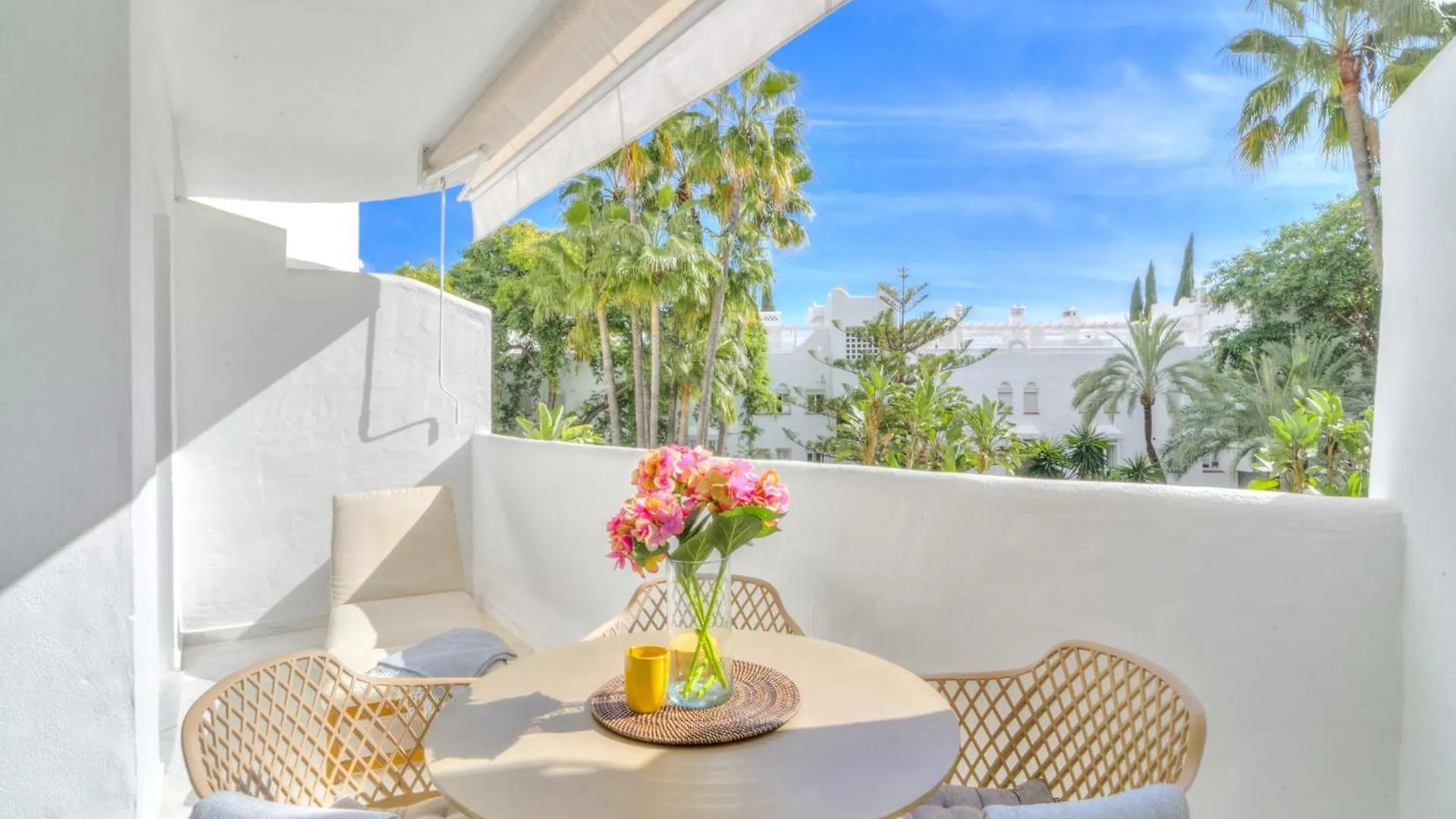Marbella Real - Newly Reformed Apartment