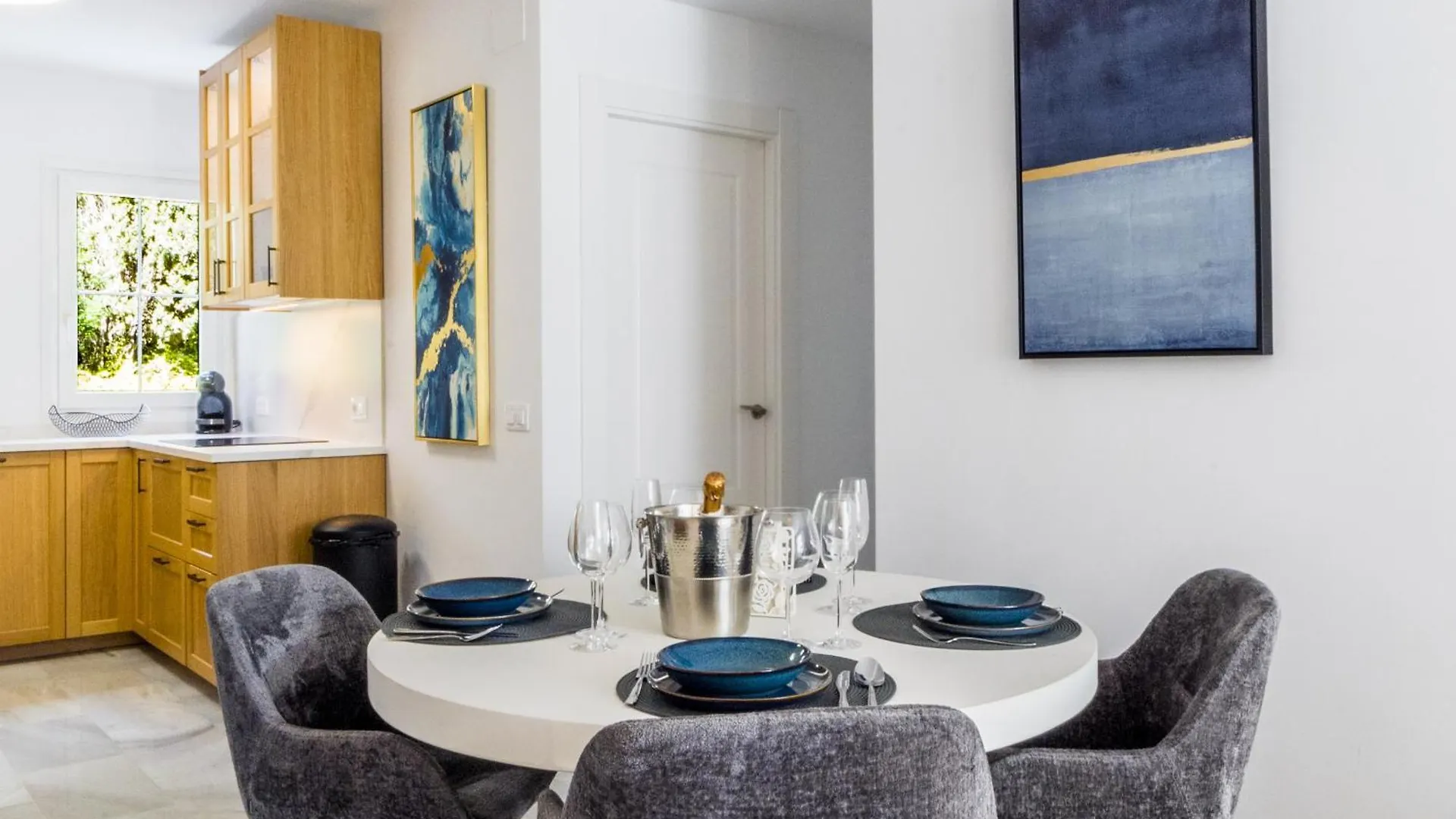 Marbella Real - Newly Reformed Apartment